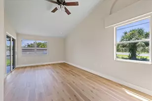 120 Fountain Ct, Spring Hill, FL 34606 - Photo 22