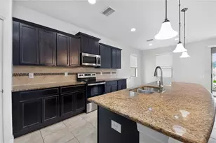 2130 Landside Dr, Valrico, FL 33594 - Photo 14