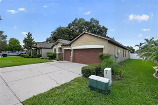 2130 Landside Dr, Valrico, FL 33594 - Photo 2