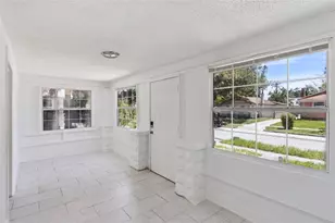 1743 Yale St S, Saint Petersburg, FL 33712 - Photo 4