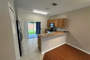 538 Wilton Cir, Sanford, FL 32773 - Photo 4