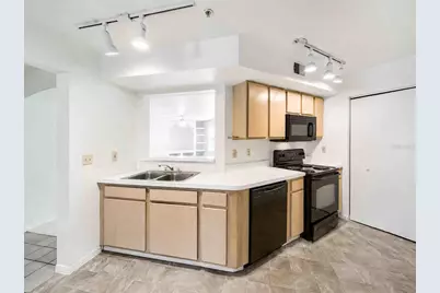 7270 Westpointe Boulevard #910, Orlando, FL 32835 - Photo 12