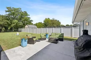 27821 Lois Dr, Tavares, FL 32778 - Photo 28