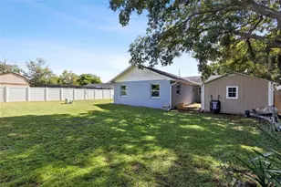 27821 Lois Dr, Tavares, FL 32778 - Photo 30