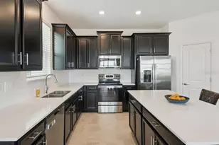 822 Kapi Dr, Groveland, FL 34736 - Photo 18