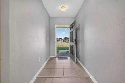 573 Lucerne Boulevard, Winter Haven, FL 33881 - Photo 4