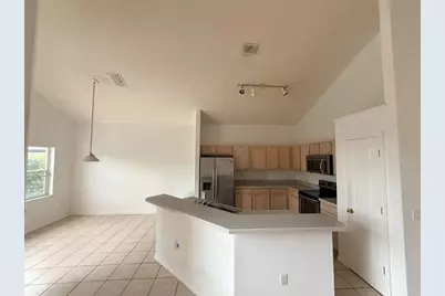 2918 Blooming Alamanda Loop, Kissimmee, FL 34747 - Photo 2