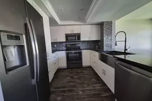 4719 Puritan Cir, Tampa, FL 33617 - Photo 4