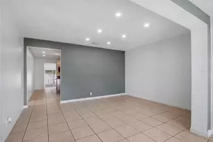7413 N Arrawana Ave, Tampa, FL 33614 - Photo 6