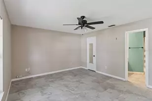 3244 Laurel Dale Dr, Tampa, FL 33618 - Photo 14