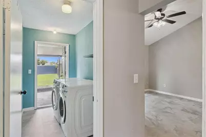 3244 Laurel Dale Drive, Tampa, FL 33618 - Photo 22