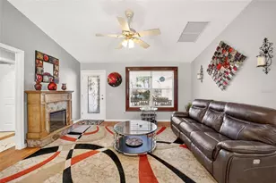 1563 Hollyberry Pl, The Villages, FL 32162 - Photo 16