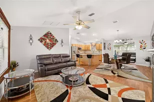 1563 Hollyberry Pl, The Villages, FL 32162 - Photo 6