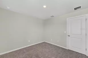 7630 Intrepid Rd, Wesley Chapel, FL 33545 - Photo 22