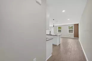 7630 Intrepid Rd, Wesley Chapel, FL 33545 - Photo 4