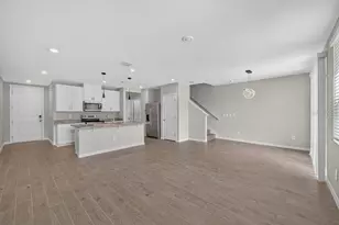 7630 Intrepid Rd, Wesley Chapel, FL 33545 - Photo 6