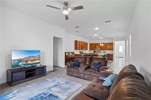 2052 Emerald Springs Dr, Apopka, FL 32712 - Photo 2