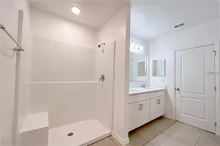 1162 Oak Bluff Dr, Davenport, FL 33837 - Photo 12