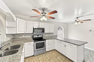 2411 Parsons Pond Cir, Kissimmee, FL 34743 - Photo 6
