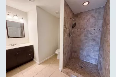 7018 Lynwood Drive, Tampa, FL 33637 - Photo 8