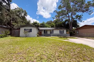 7018 Lynwood Dr, Tampa, FL 33637 - Photo 1