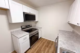 8310 Rolling Log Dr, Orlando, FL 32817 - Photo 2