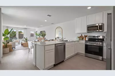 277 Ceramic Court, Groveland, FL 34736 - Photo 2