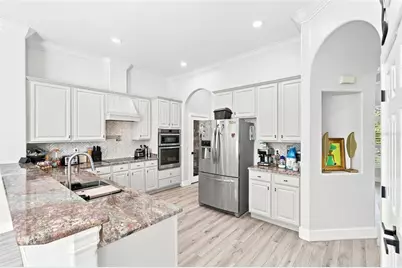7746 Debeaubien Drive, Orlando, FL 32835 - Photo 10