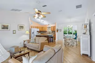9671 SE 168th Maplesong Ln, The Villages, FL 32162 - Photo 4