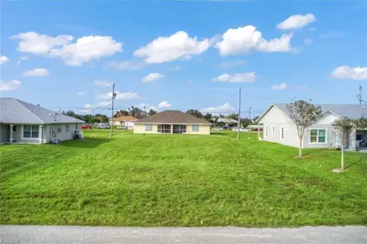 833 NE 15th Lane, Cape Coral, FL 33909 - Photo 6