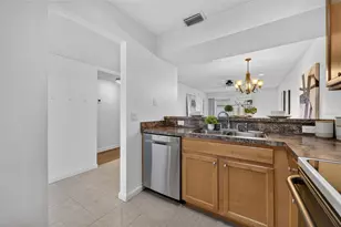 3004 Plaza Terrace Dr, Orlando, FL 32803 - Photo 12