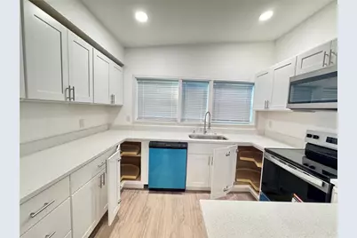 7913 Tidewater Trail, Tampa, FL 33619 - Photo 8