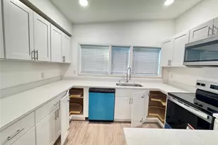 7913 Tidewater Trail, Tampa, FL 33619 - Photo 8