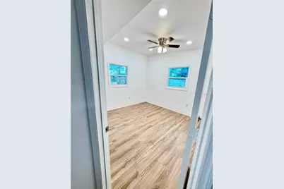 7913 Tidewater Trail, Tampa, FL 33619 - Photo 16