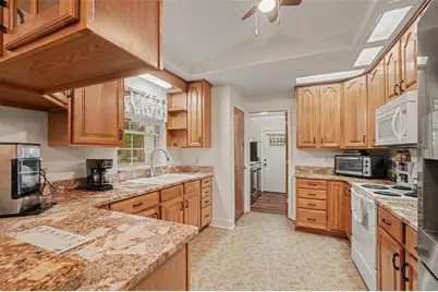 9172 Kedrone Drive, Ridge Manor Estates, FL 33597 - Photo 12