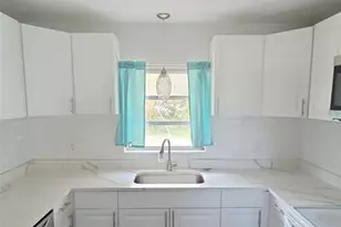 1840 Glengary St, Sarasota, FL 34231 - Photo 4