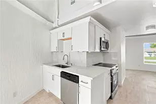 2881 Gentian Rd, Venice, FL 34293 - Photo 8