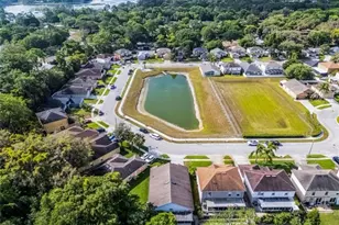152 Golfside Cir, Sanford, FL 32773 - Photo 2