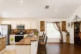 925 Stockport Dr, Kissimmee, FL 34758 - Photo 10