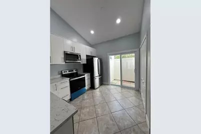 7357 Spring Villas Cir, Orlando, FL 32819 - Photo 8