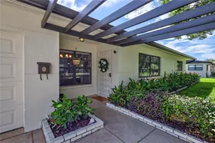 8532 Kumquat Ave, Seminole, FL 33777 - Photo 1