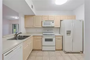 522 Villa Del Sol Cir, Orlando, FL 32824 - Photo 6