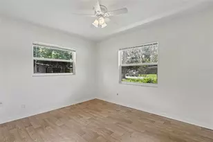 5585 Atlantic Ave N, Saint Petersburg, FL 33703 - Photo 12