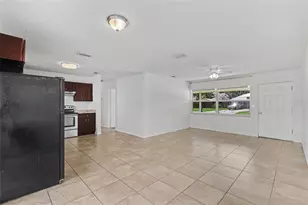 5585 Atlantic Ave N, Saint Petersburg, FL 33703 - Photo 4