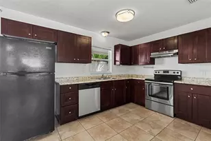 5585 Atlantic Ave N, Saint Petersburg, FL 33703 - Photo 6
