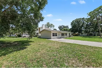 5585 Atlantic Avenue N, Saint Petersburg, FL 33703 - Photo 2