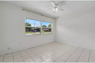 5585 Atlantic Avenue N, Saint Petersburg, FL 33703 - Photo 8