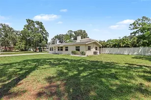 5585 Atlantic Ave N, Saint Petersburg, FL 33703 - Photo 16