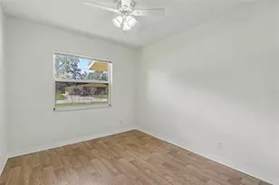 5585 Atlantic Ave N, Saint Petersburg, FL 33703 - Photo 10