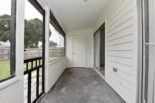 2809 Waxy Willow Ln, Orlando, FL 32808 - Photo 2